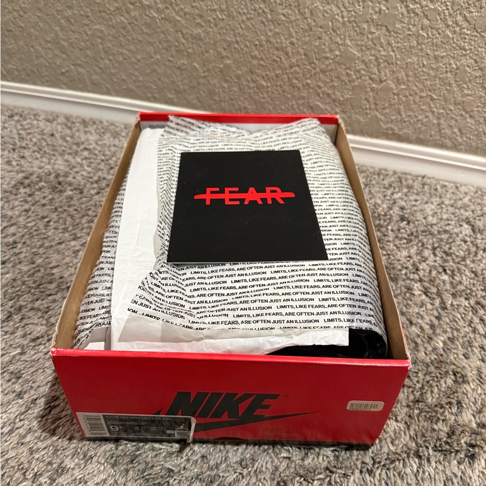 Nike Air Jordan 1 Retro High Fearless UNC Chicago - Picture 7 of 8